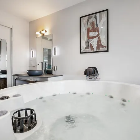 Jacuzzi Naturist Wifi Port Nature 1 * Agde